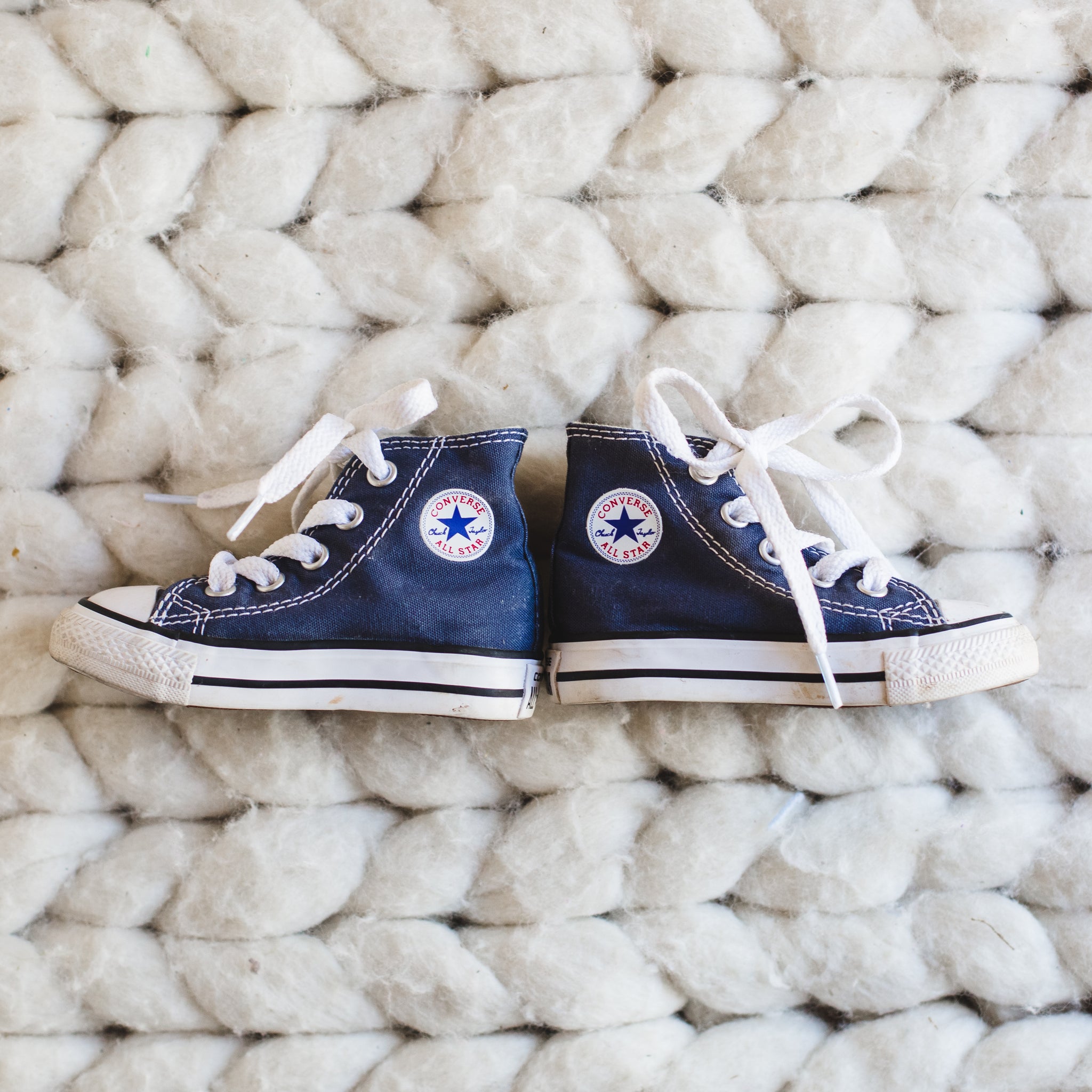 Blue converse shop size 4